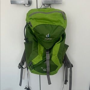 Deuter Green Backpack 18L